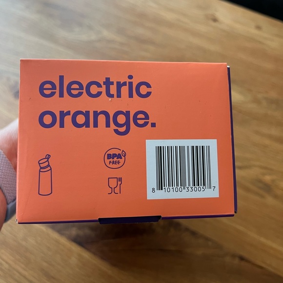 Air Up water bottle with flavor pods. - Picture 4 of 11